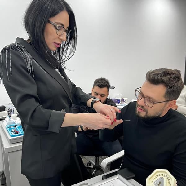 Dr. Alina Gheorghiu, curs practic de ortodonție